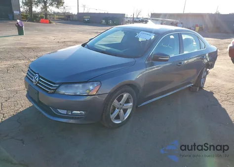 2015 Volkswagen Passat 1.8T Limited Edition из США, поврежденный, VIN 1VWAT7A30FC122990